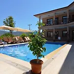 ホテル Portakal Butik 3*